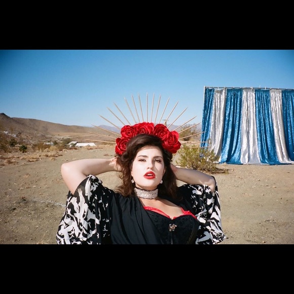 Meet your Posher, Chloe - Picture 1 of 7